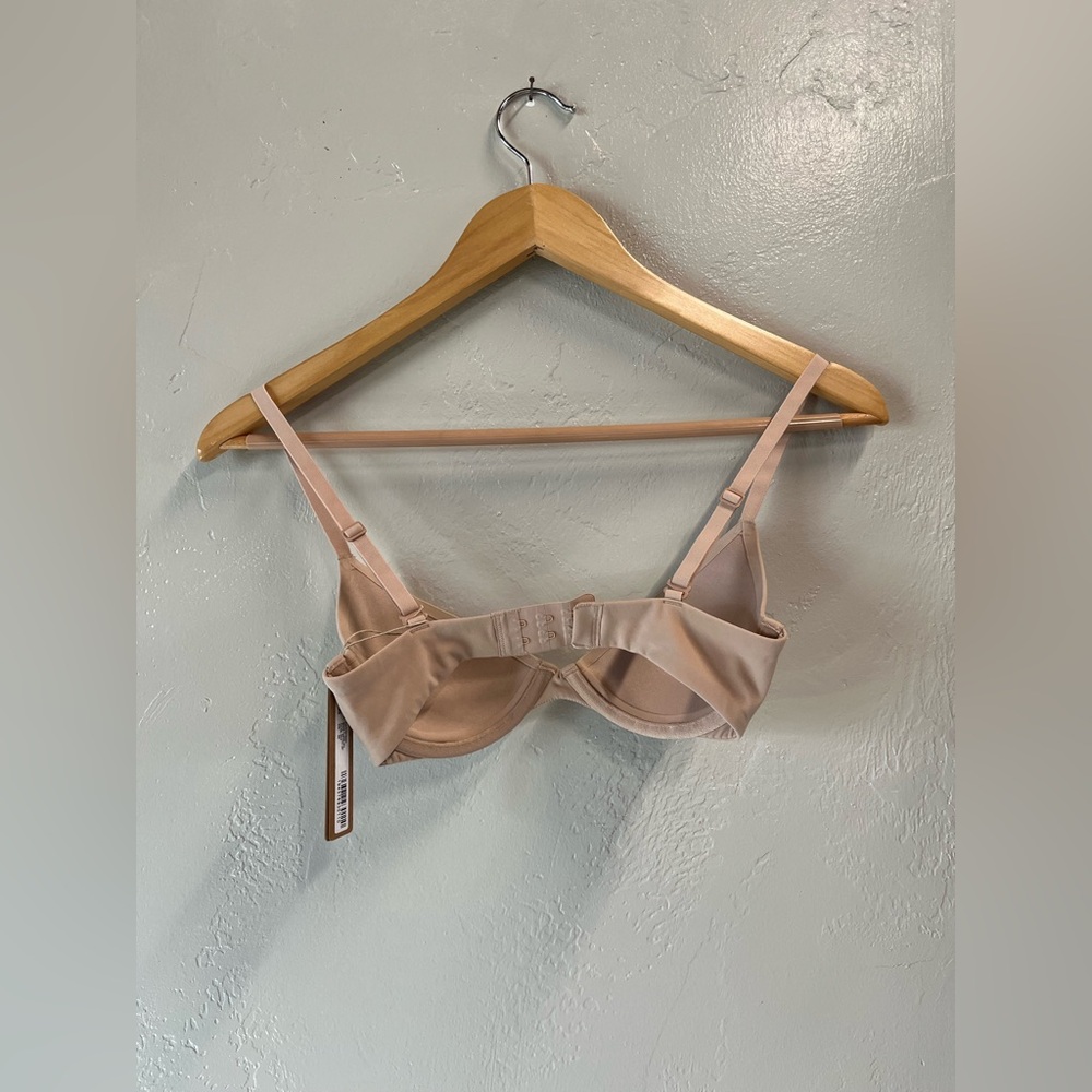 SKIMS Fits Everybody Scoop Plunge Bra 30C NWT Mica Color - Picture 4 of 10